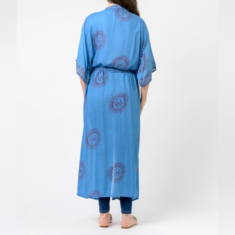 86. Boho Blue Short Sleeve Om Kimono - Picture 3 of 3